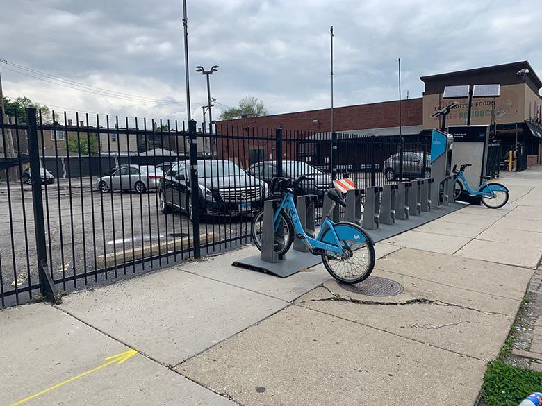 The closest grocer to our neighborhood that has Divvy access but no bike racks.